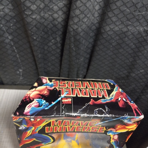 1997 Toy Biz Marvel Universe Jean Grey 10 inch Tall Fully Poseable - Picture 3 of 9